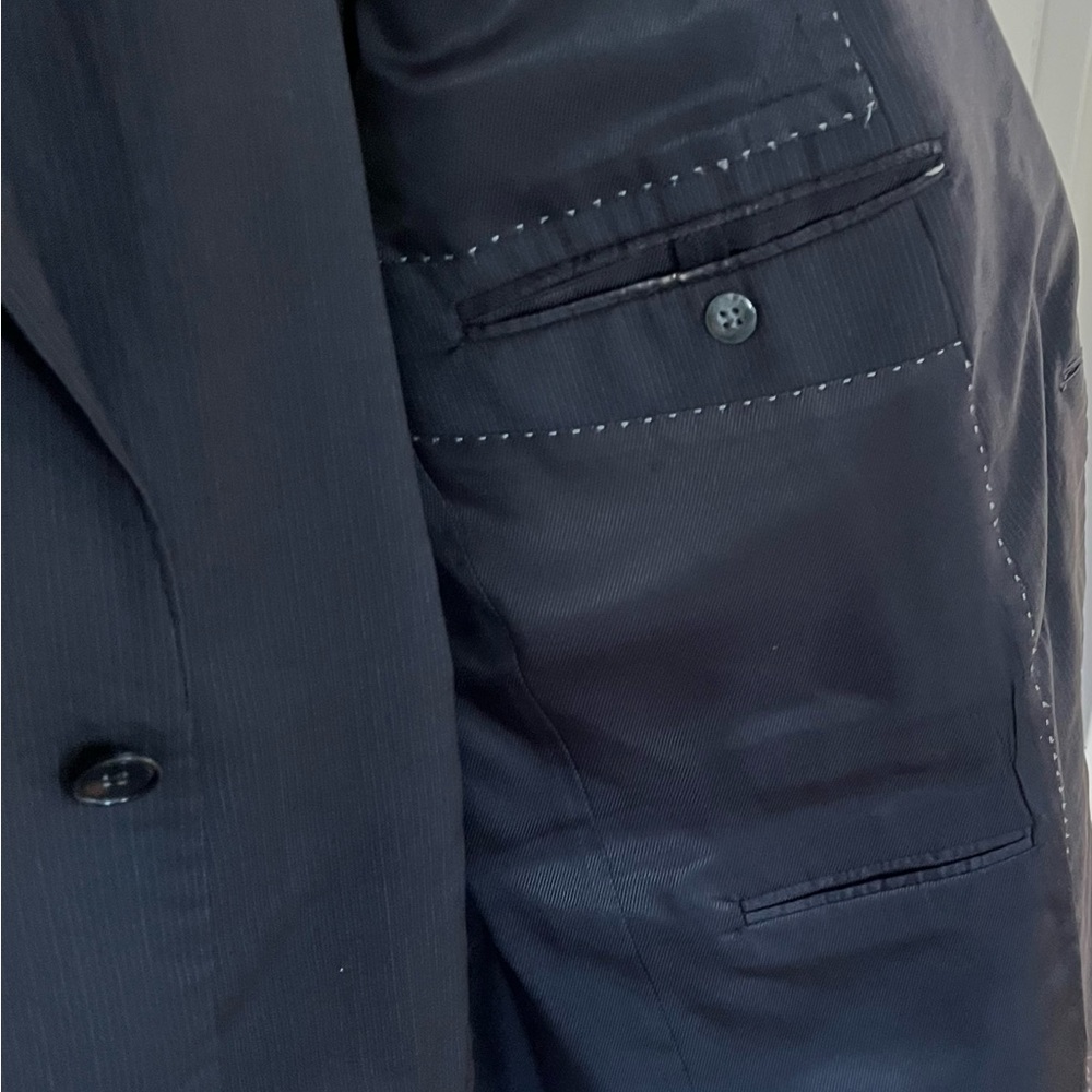 Kenneth Cole suit - Picture 5 of 6